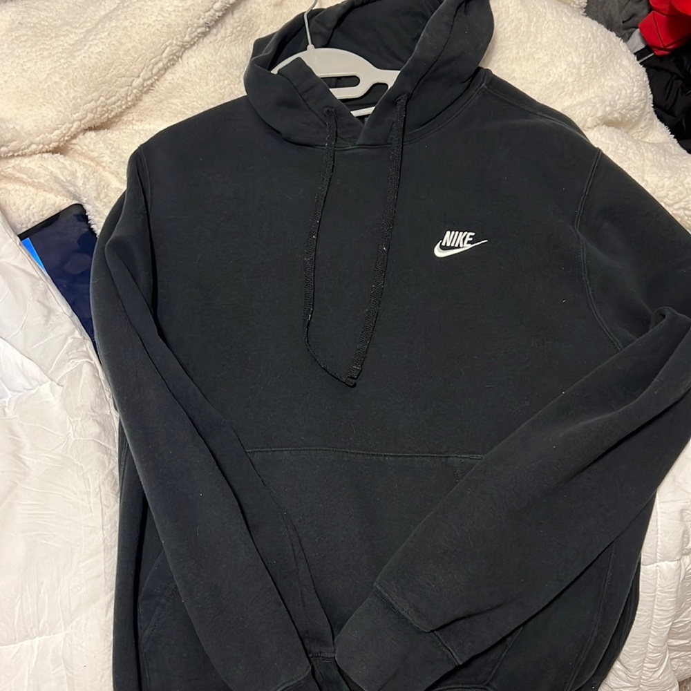 nike sweatshirt
